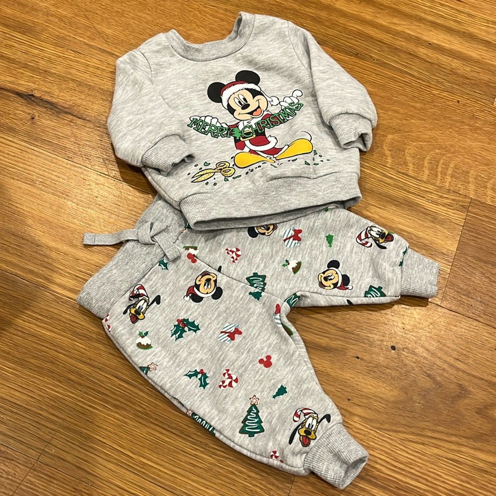 Disney Mickey Mouse Christmas Sweatshirt/Jogger Set 0-3m